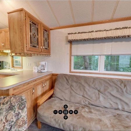 Spring Gulch Screened Park Model 6 Mount Airy Room photo